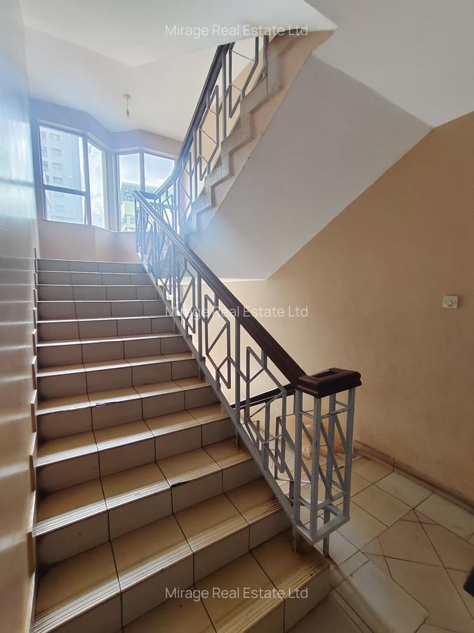 3 Bed Apartment with Swimming Pool in Kilimani - 19