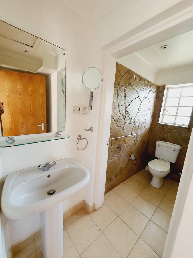 3 Bed House with En Suite at Runda - 16