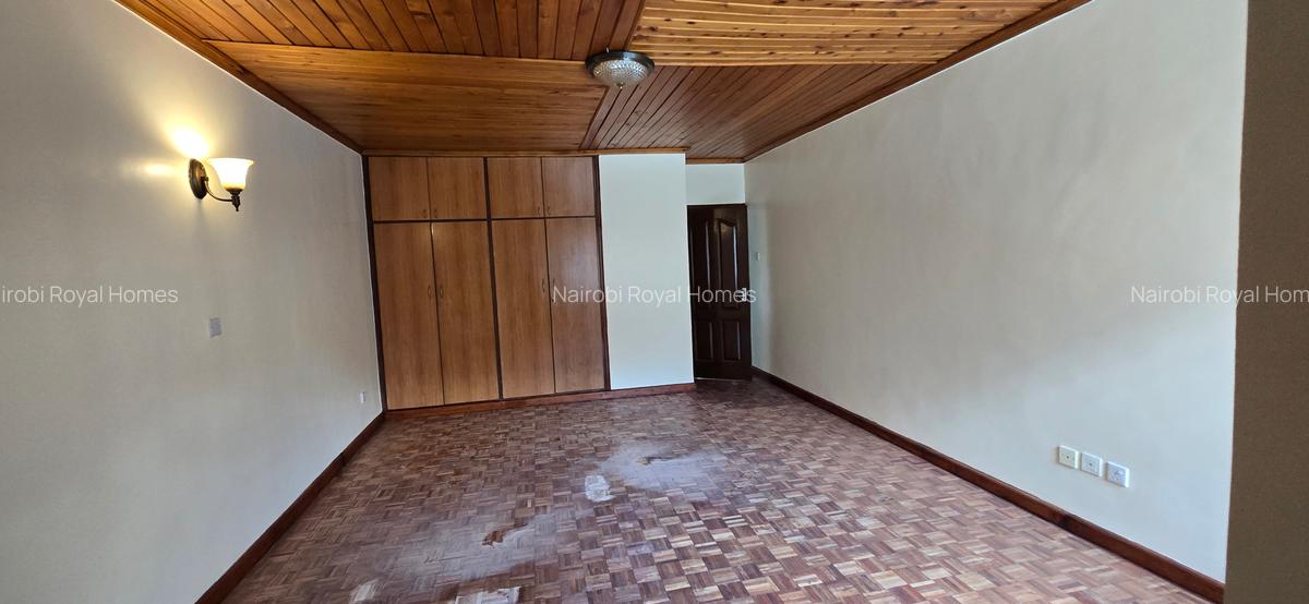 5 Bed Townhouse with En Suite at Lavington Road - 14