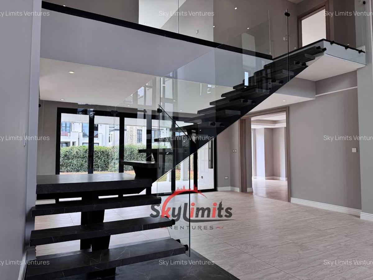 5 Bed Villa with En Suite in Runda - 6