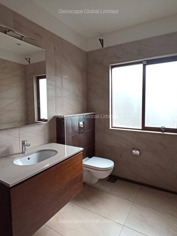 4 Bed Townhouse with En Suite in Westlands Area - 8