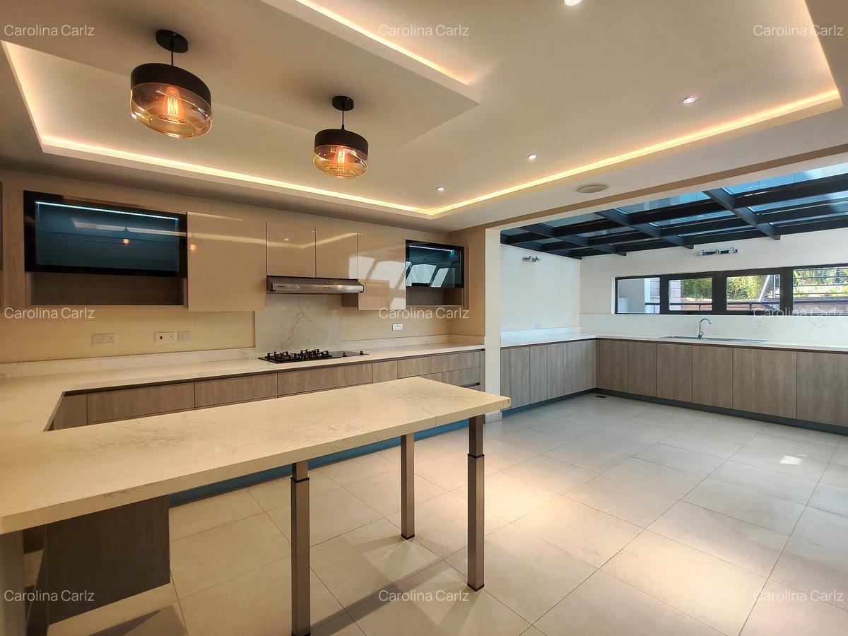 6 Bed House with En Suite at Westlands - 7