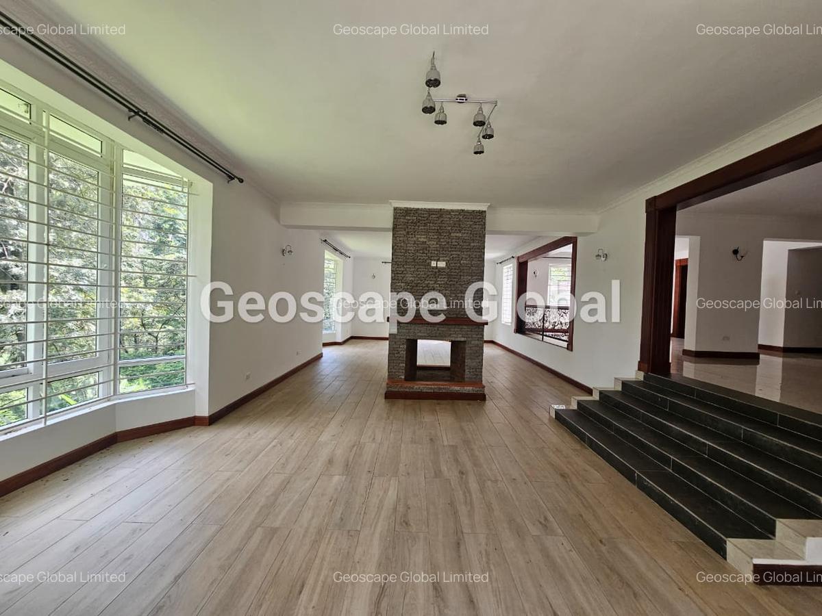 5 Bed House with En Suite in Rosslyn - 2