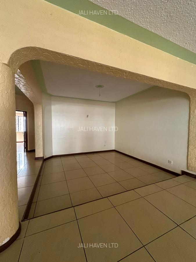 5 Bed Townhouse with En Suite in Lavington - 8