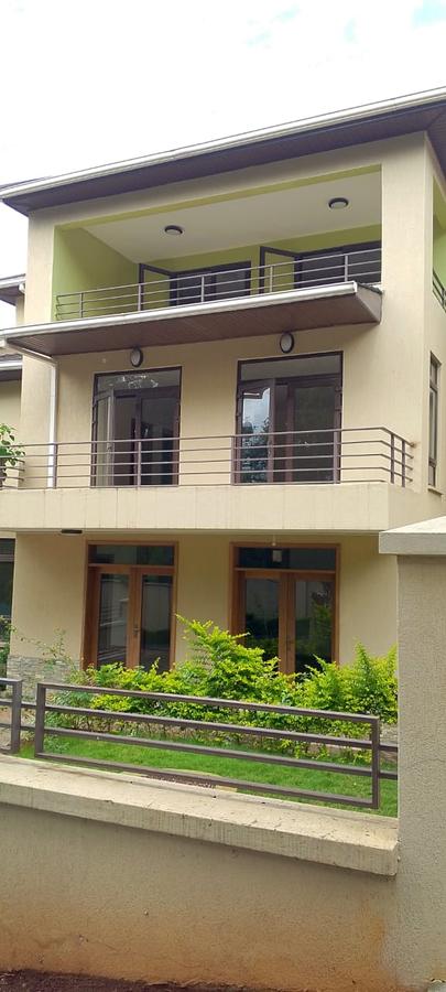 5 Bed Townhouse with En Suite in Lavington - 17