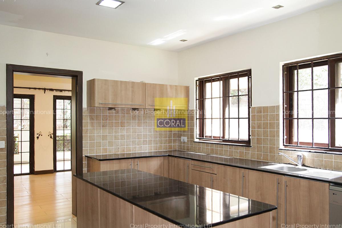 3 Bed Apartment in Riverside - 9