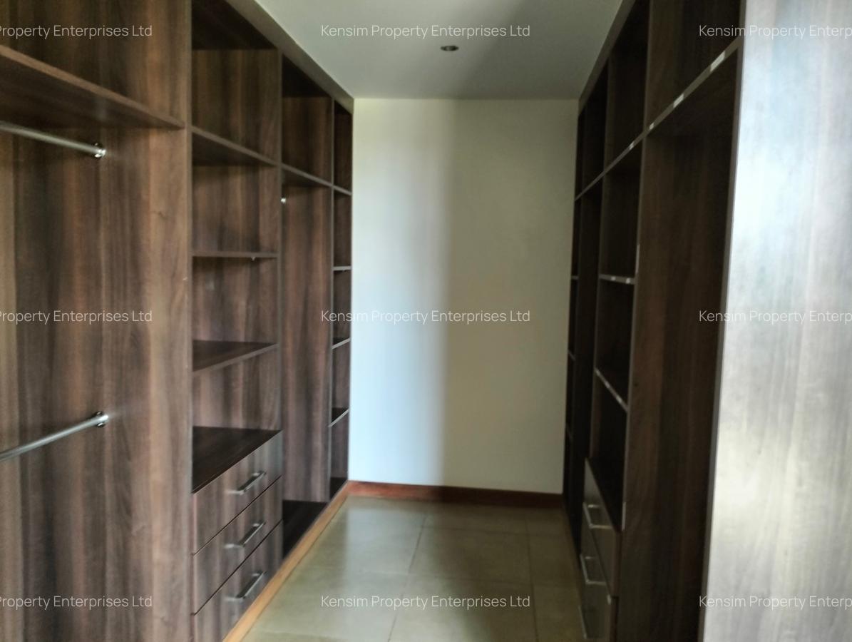 4 Bed Townhouse with En Suite in Runda - 17