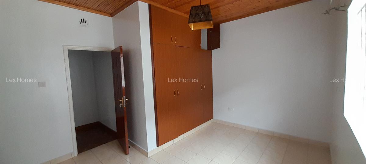 4 Bed House with En Suite at Merisho Road - 14