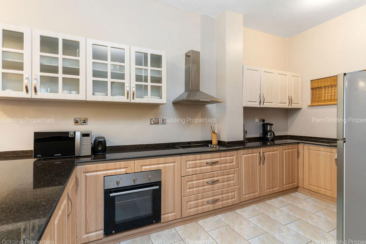 Serviced 1 Bed Apartment with Swimming Pool at School Lane - 5