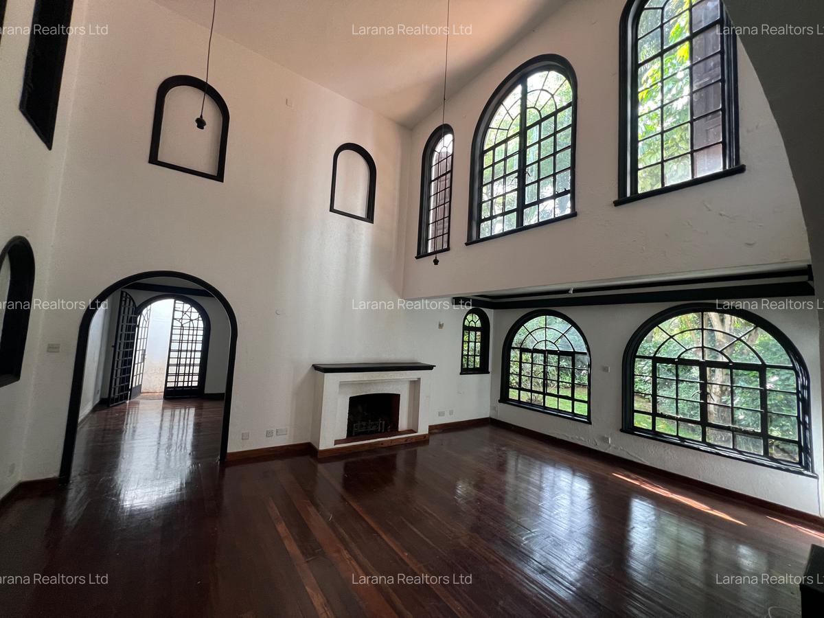 4 Bed Townhouse with En Suite at Riverside Dr - 3