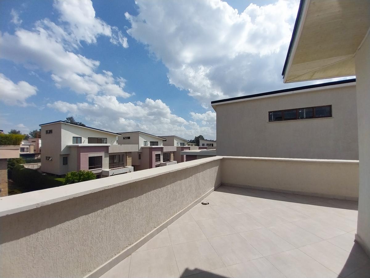 4 Bed Townhouse with Swimming Pool in Runda - 14