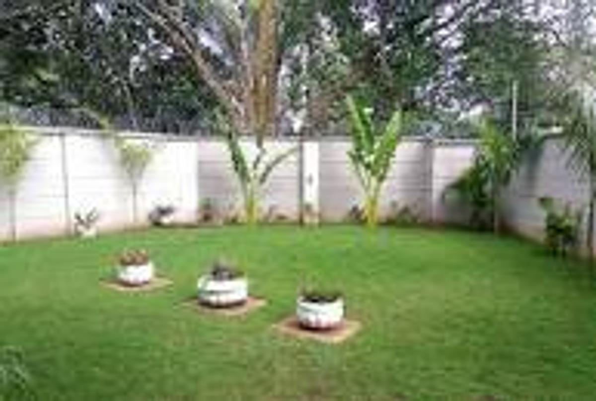 5 Bed Townhouse with En Suite in Lavington - 4