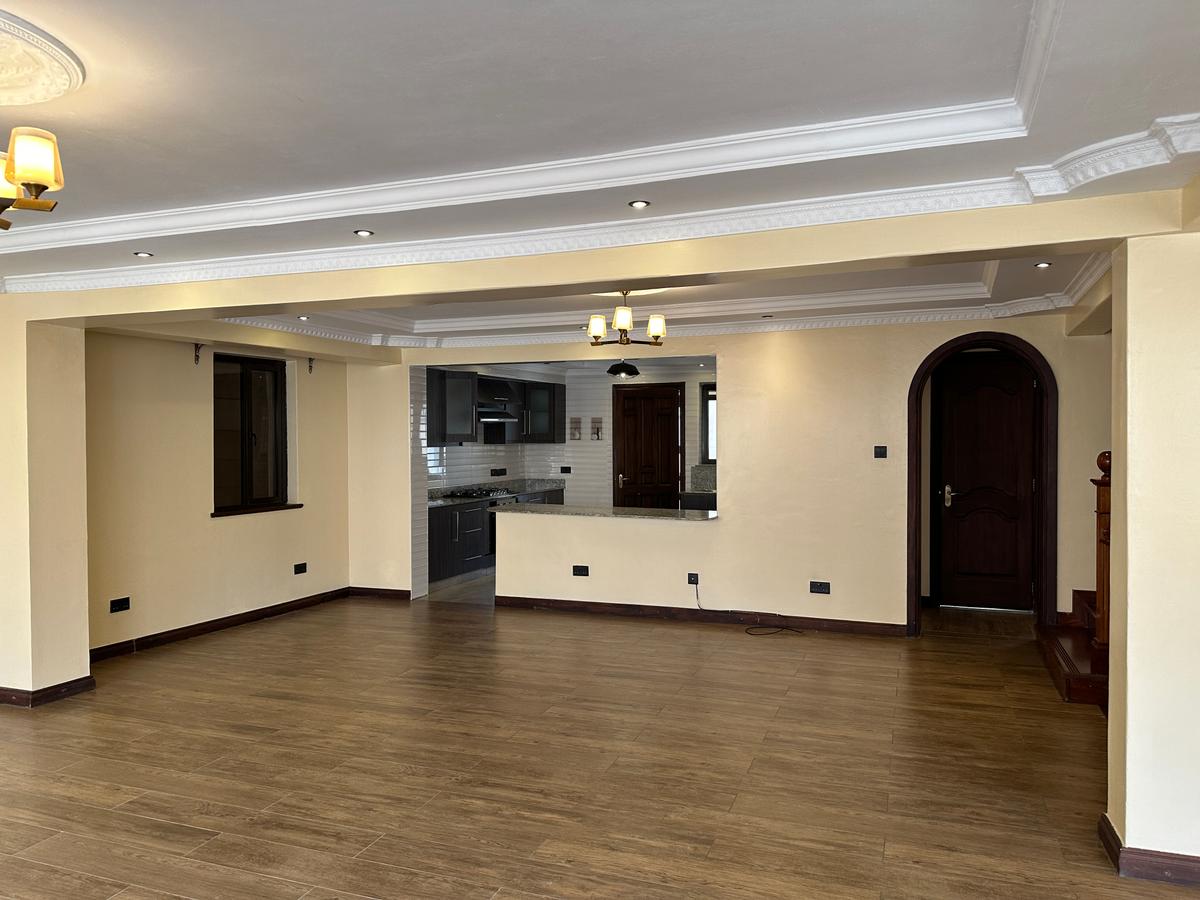 5 Bed Townhouse with En Suite in Lavington - 14