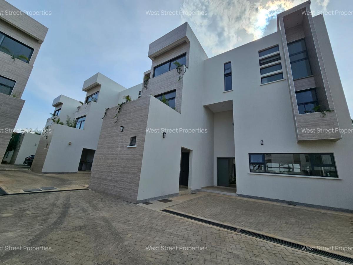 5 Bed Villa with En Suite at Lavington - 9