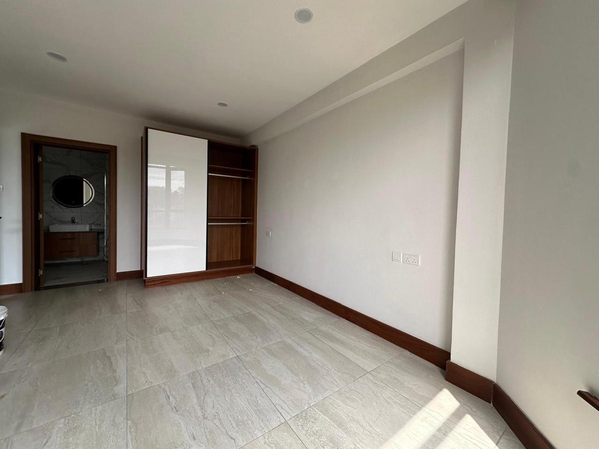 3 Bed Apartment with En Suite at Westlands - 18