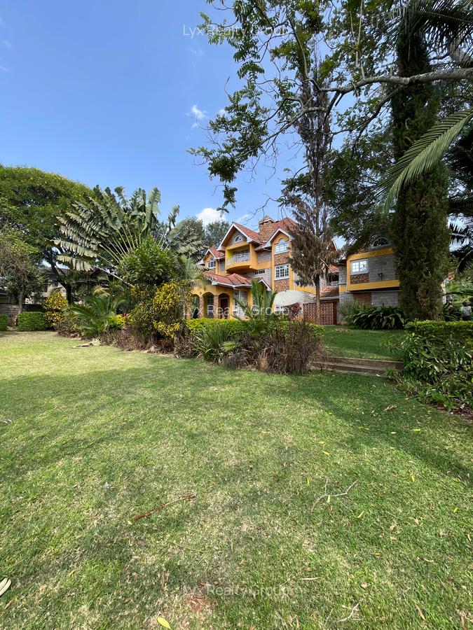 5 Bed Villa with En Suite in Runda - 1