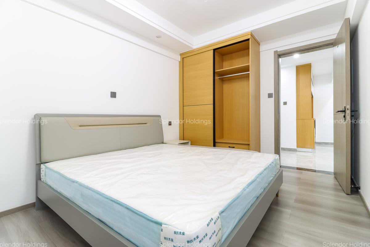 2 Bed Apartment with En Suite in Lavington - 11