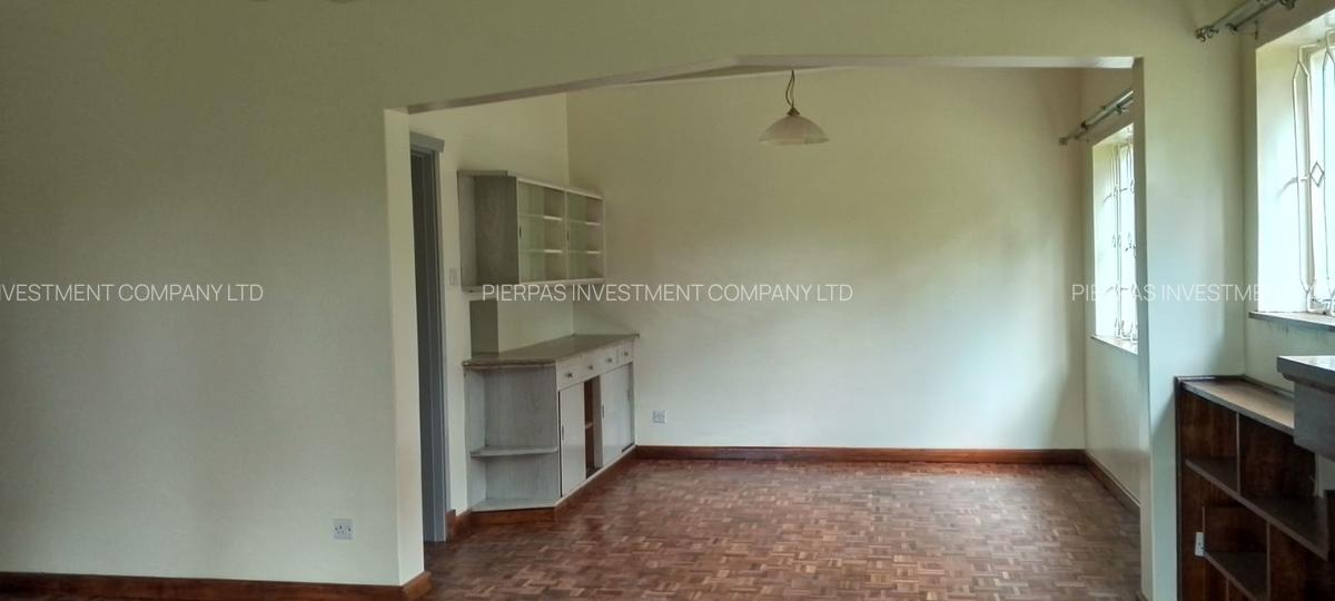 4 Bed Townhouse with En Suite in Garden Estate - 11