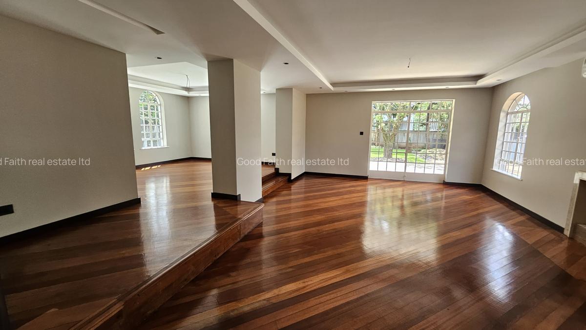 5 Bed House with En Suite in Runda - 4