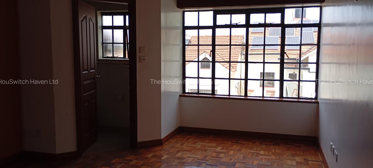 5 Bed Townhouse with En Suite at Convent Drive - 19