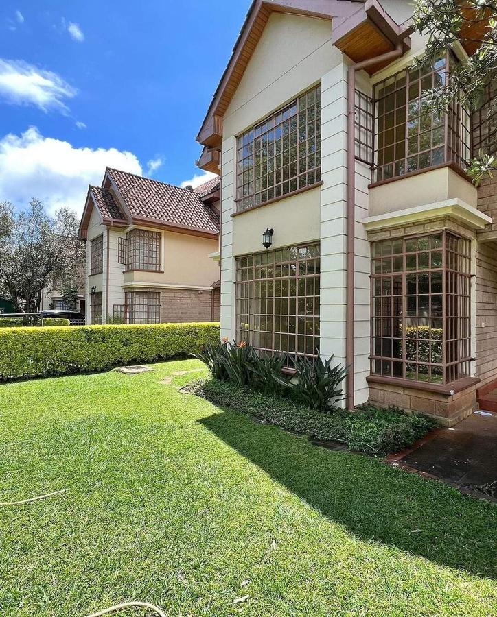 5 Bed Townhouse with En Suite at Lavington - 11