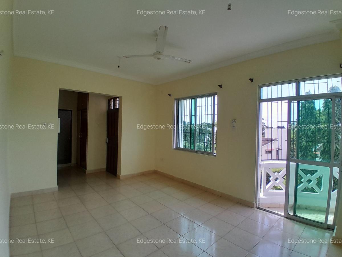 3 Bed Apartment with En Suite in Nyali Area - 14