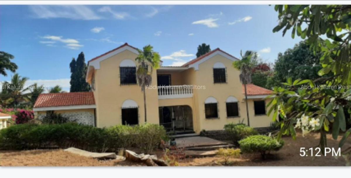4 Bed House with En Suite at Nyali - 8