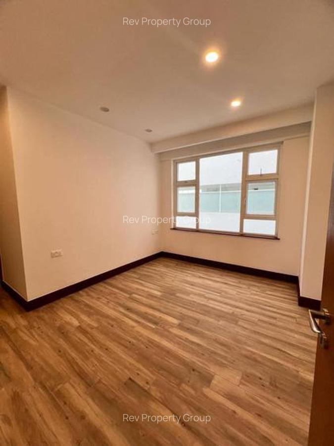 2 Bed Apartment with En Suite in Parklands - 6