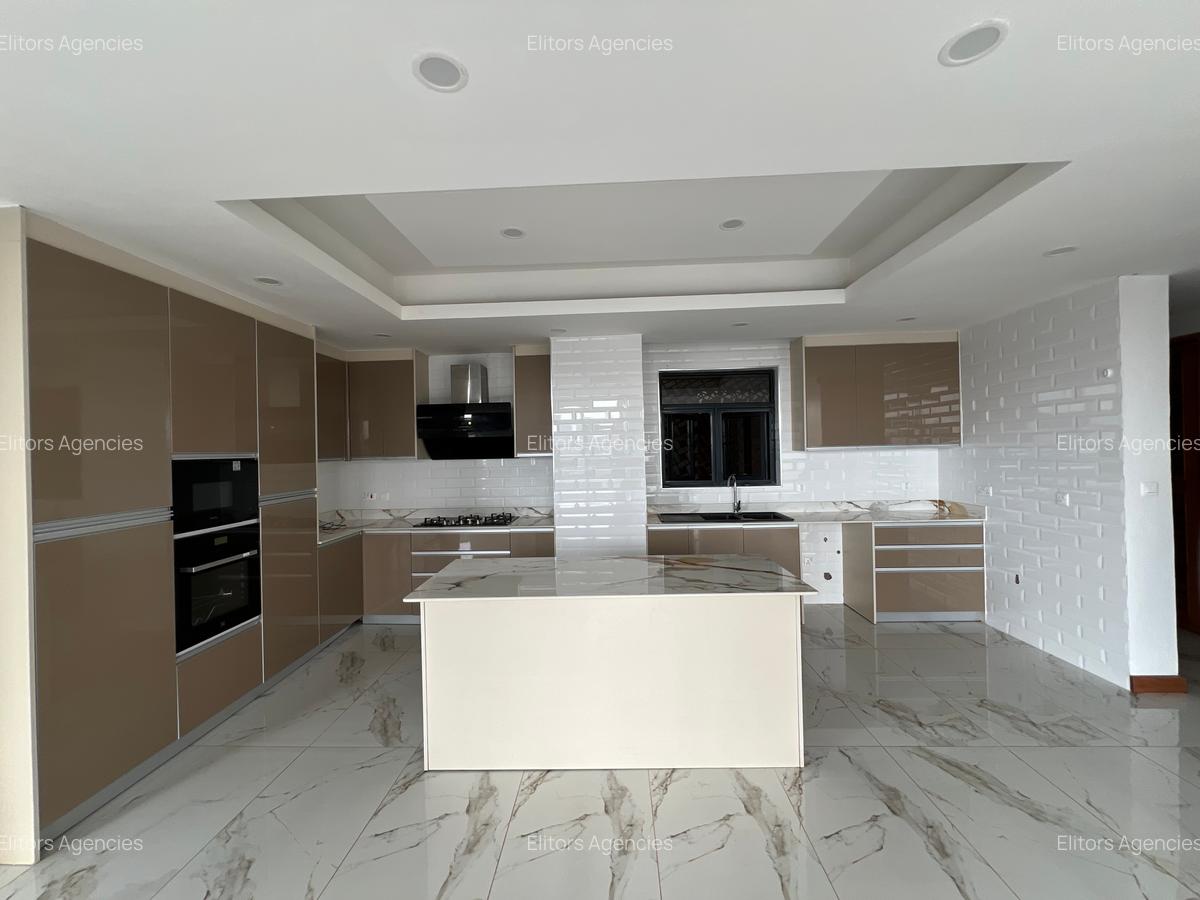 4 Bed Apartment with En Suite at Lantana Road - 4