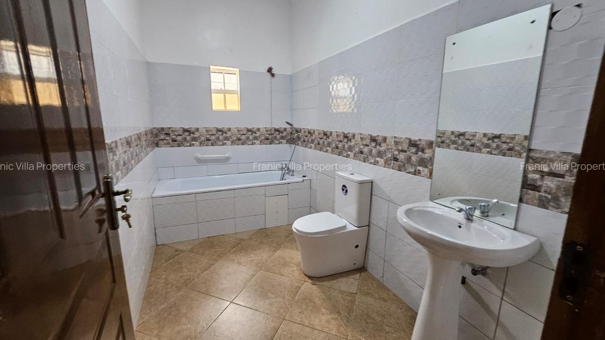 3 Bed House with En Suite at Runda - 6