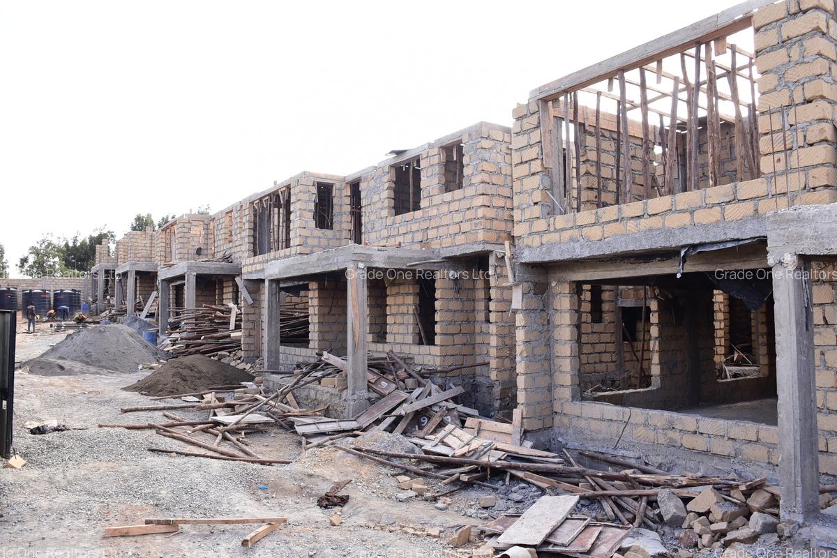 5 Bed Villa with En Suite at Karai - 5