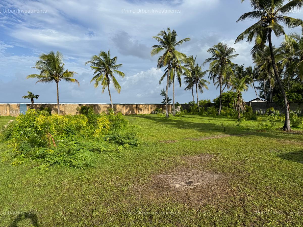 Land in Kikambala - 12