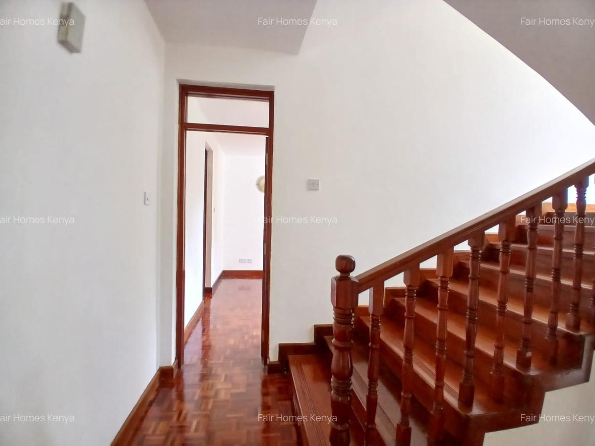 4 Bed Townhouse with En Suite at Lavington Green - 10
