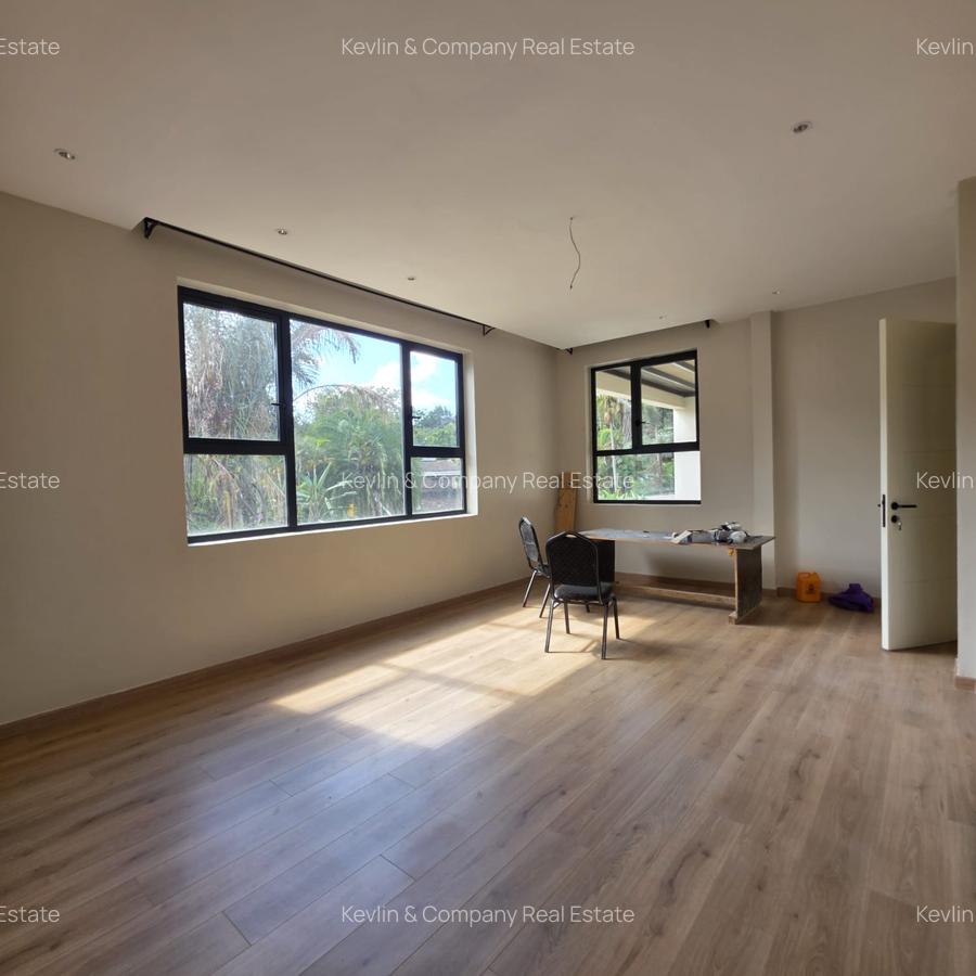 5 Bed Villa with En Suite in Lavington - 16