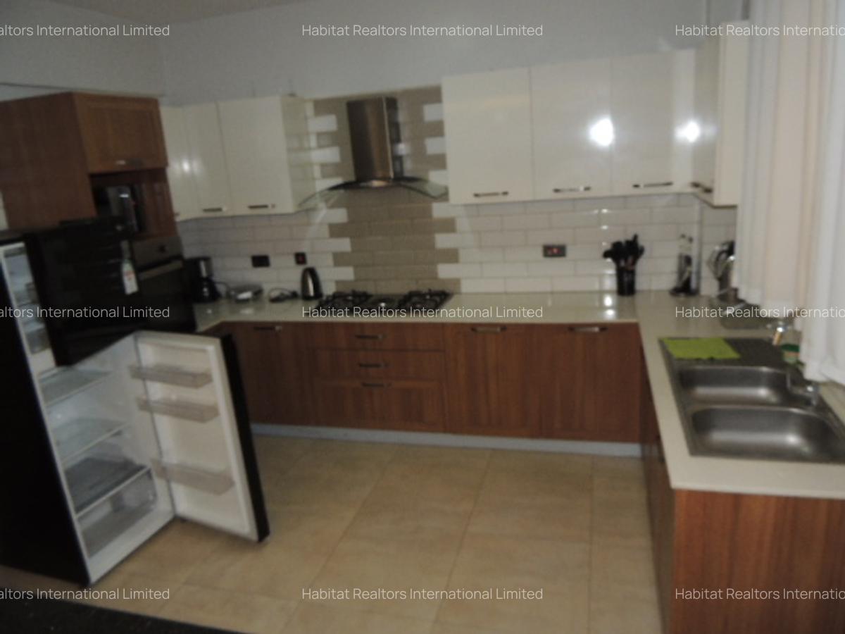 Serviced 3 Bed Apartment with En Suite at Rosewood Avenue - 5