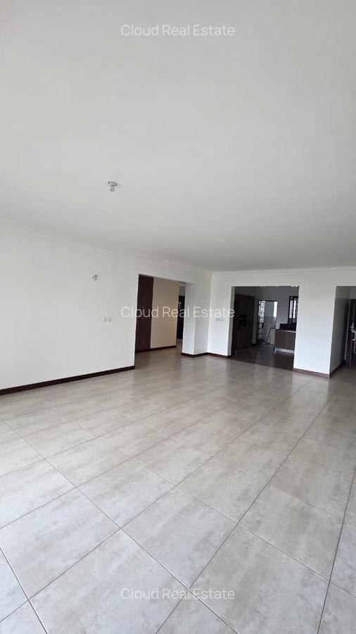 3 Bed Apartment with En Suite in Parklands - 16