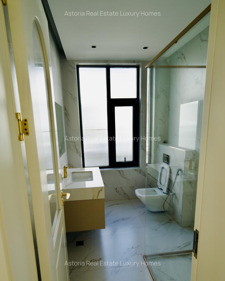 5 Bed Villa with En Suite at 2026-386 5 Bed - 13