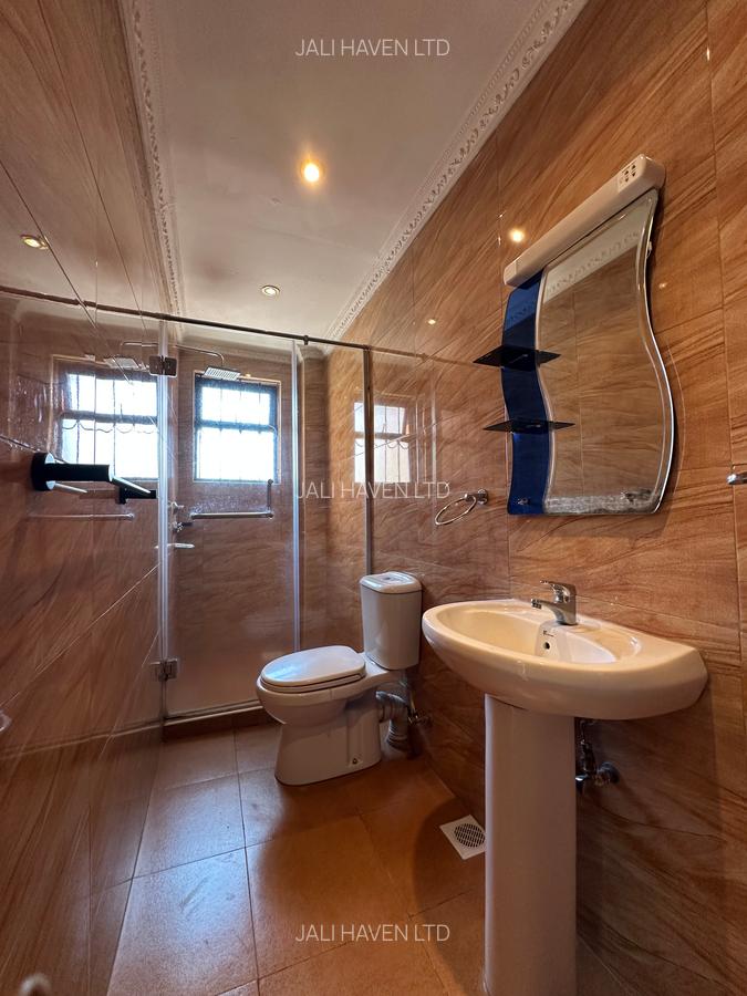 3 Bed Apartment with En Suite in Lavington - 12