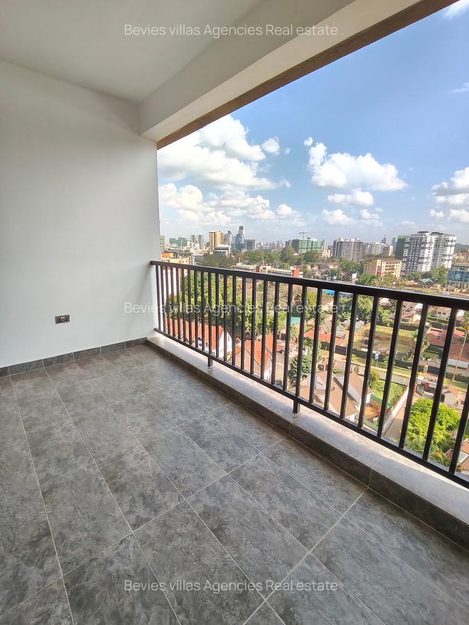 2 Bed Apartment with En Suite at Brookside - 5