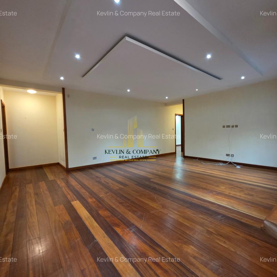 7 Bed Villa with En Suite in Nyari - 16