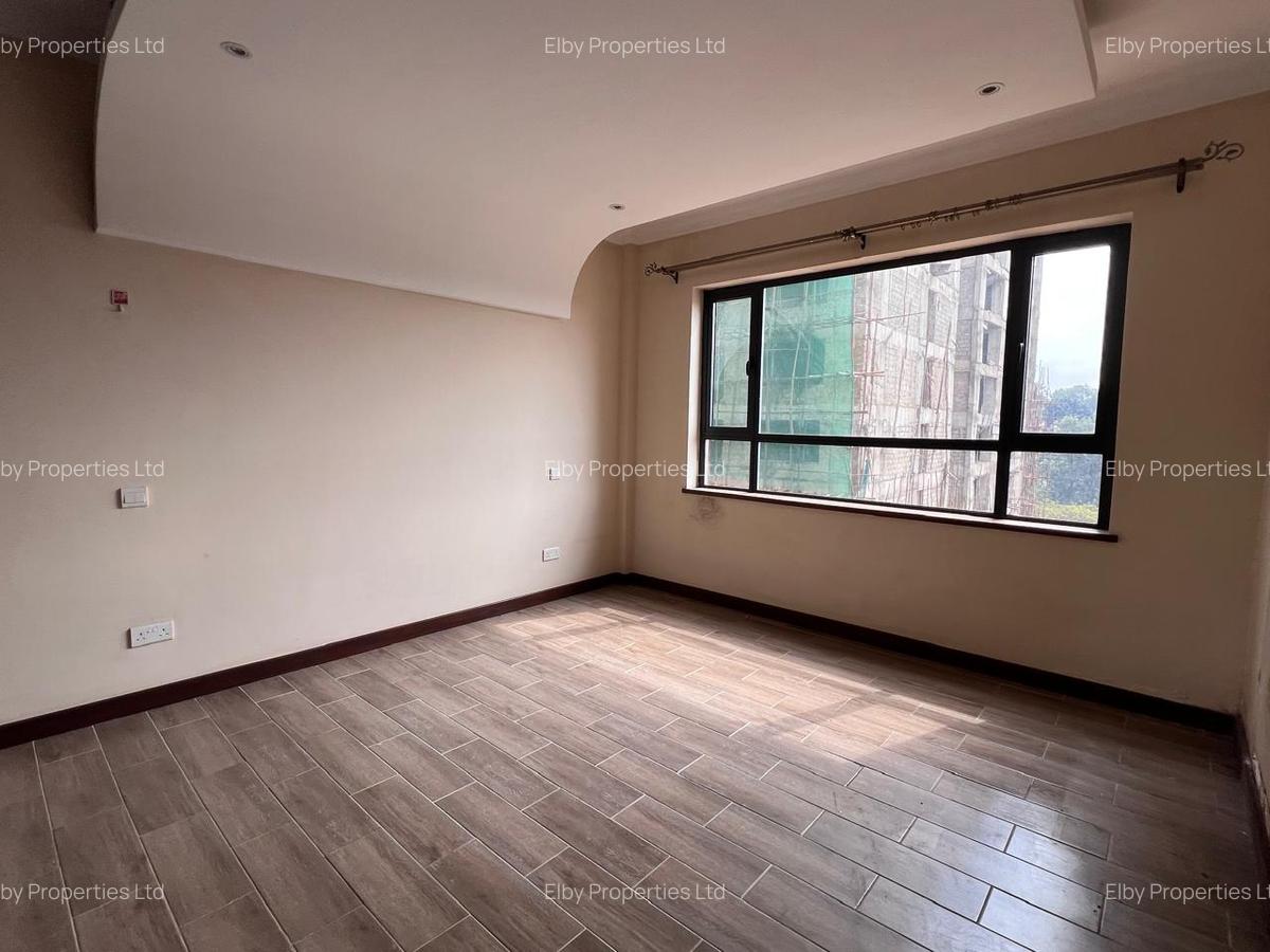 Serviced 6 Bed Apartment with En Suite in Parklands - 11