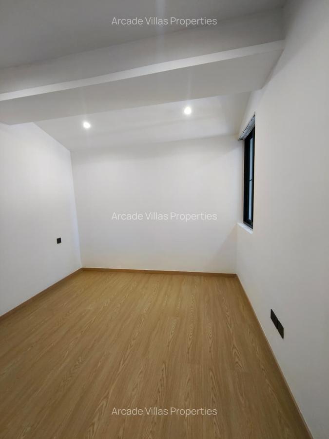 2 Bed Apartment with En Suite in Riara Road - 4