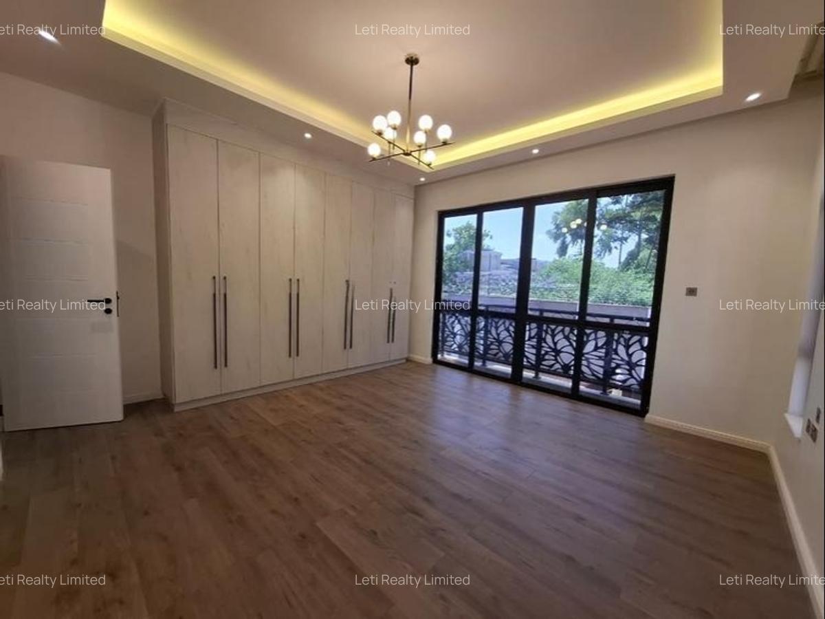 5 Bed Townhouse with En Suite in Lavington - 7