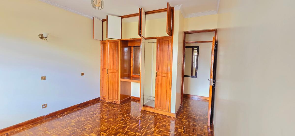 3 Bed Apartment with En Suite at Riverside Garden - 10