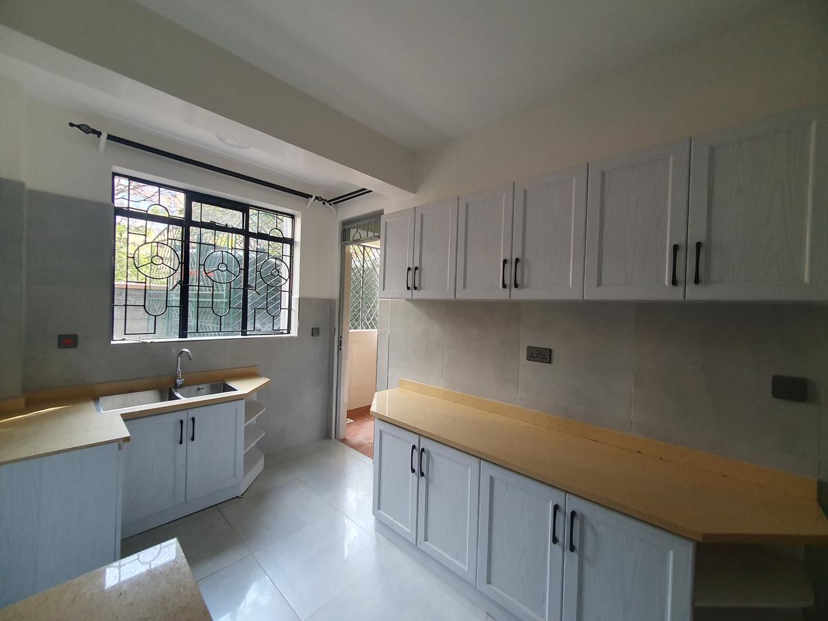 2 Bed Apartment with En Suite in Westlands Area - 4