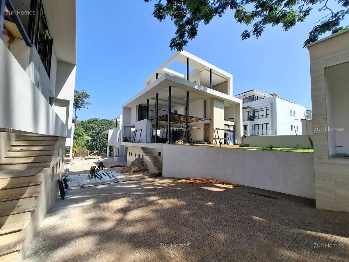 6 Bed Townhouse with En Suite in Lavington - 6