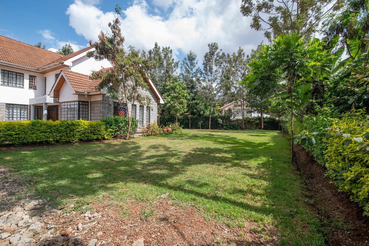 5 Bed House with En Suite in Garden Estate - 17