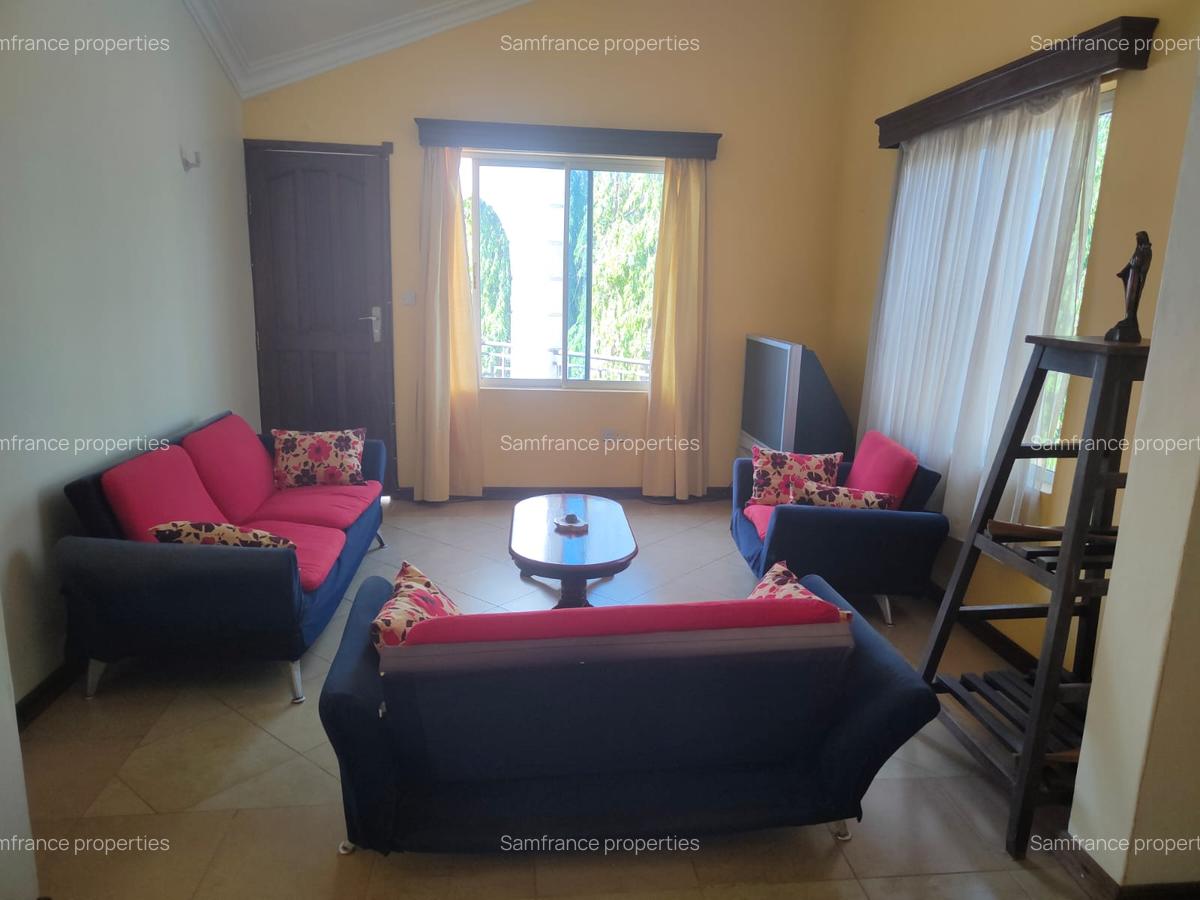 4 Bed Villa with En Suite at Links Road - 18