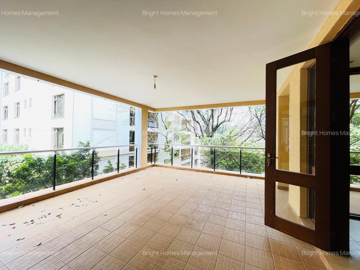 4 Bed Apartment with En Suite in Riverside - 6