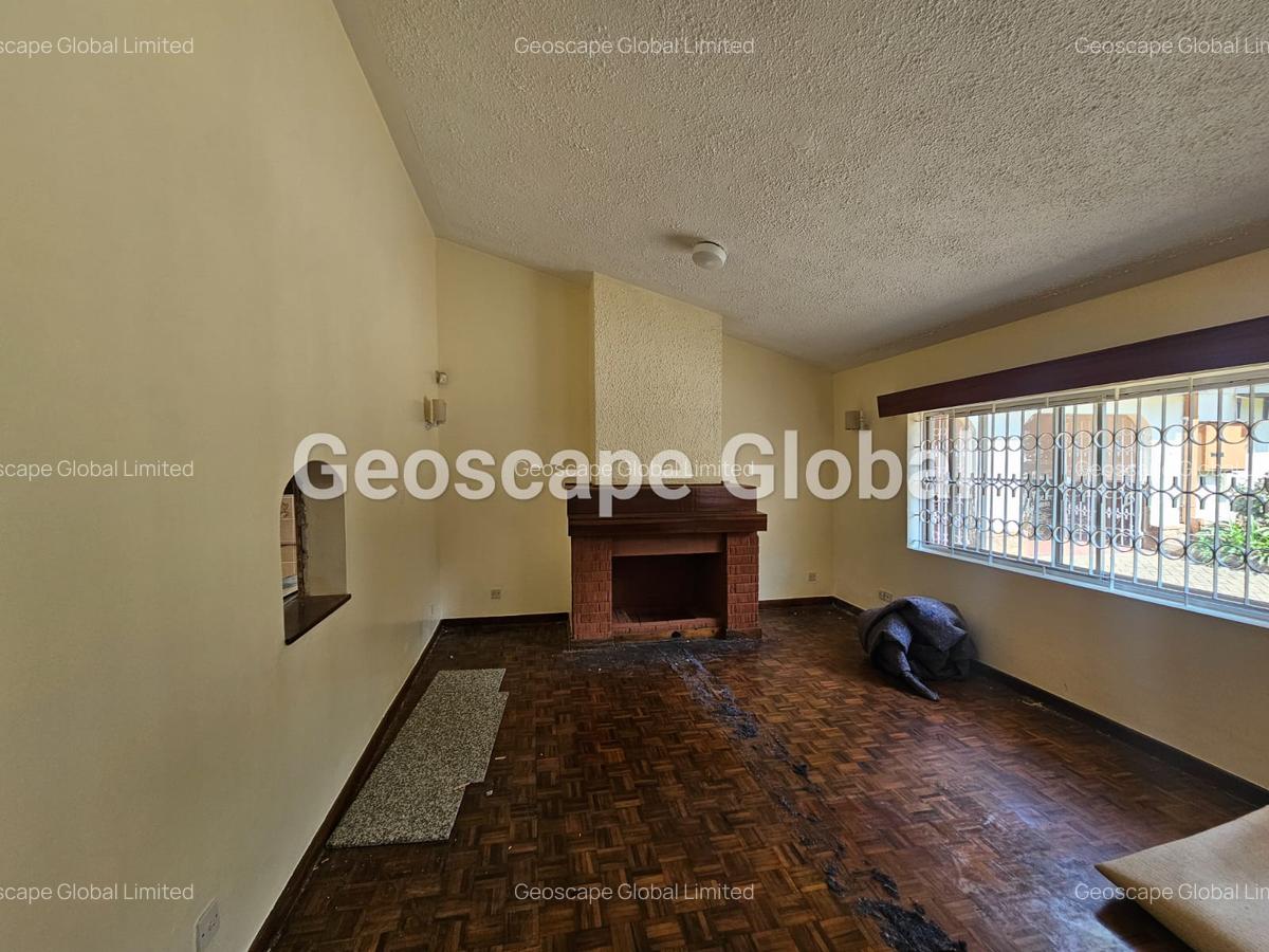 5 Bed House with En Suite in Nyari - 2